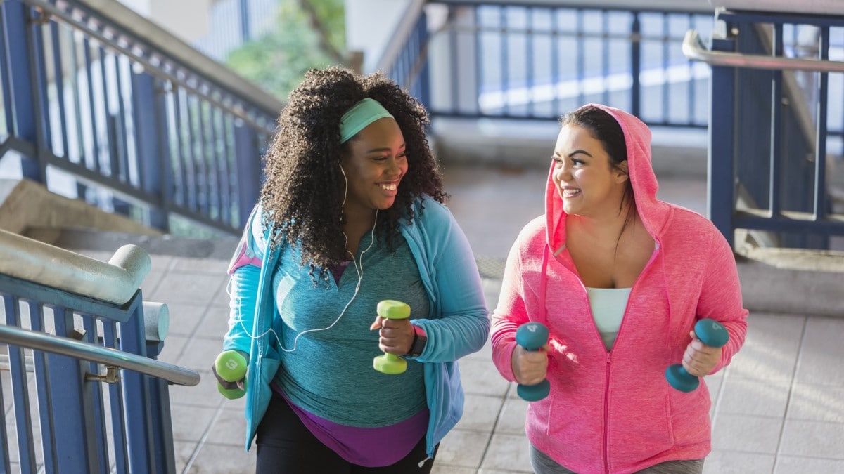 two women exercising